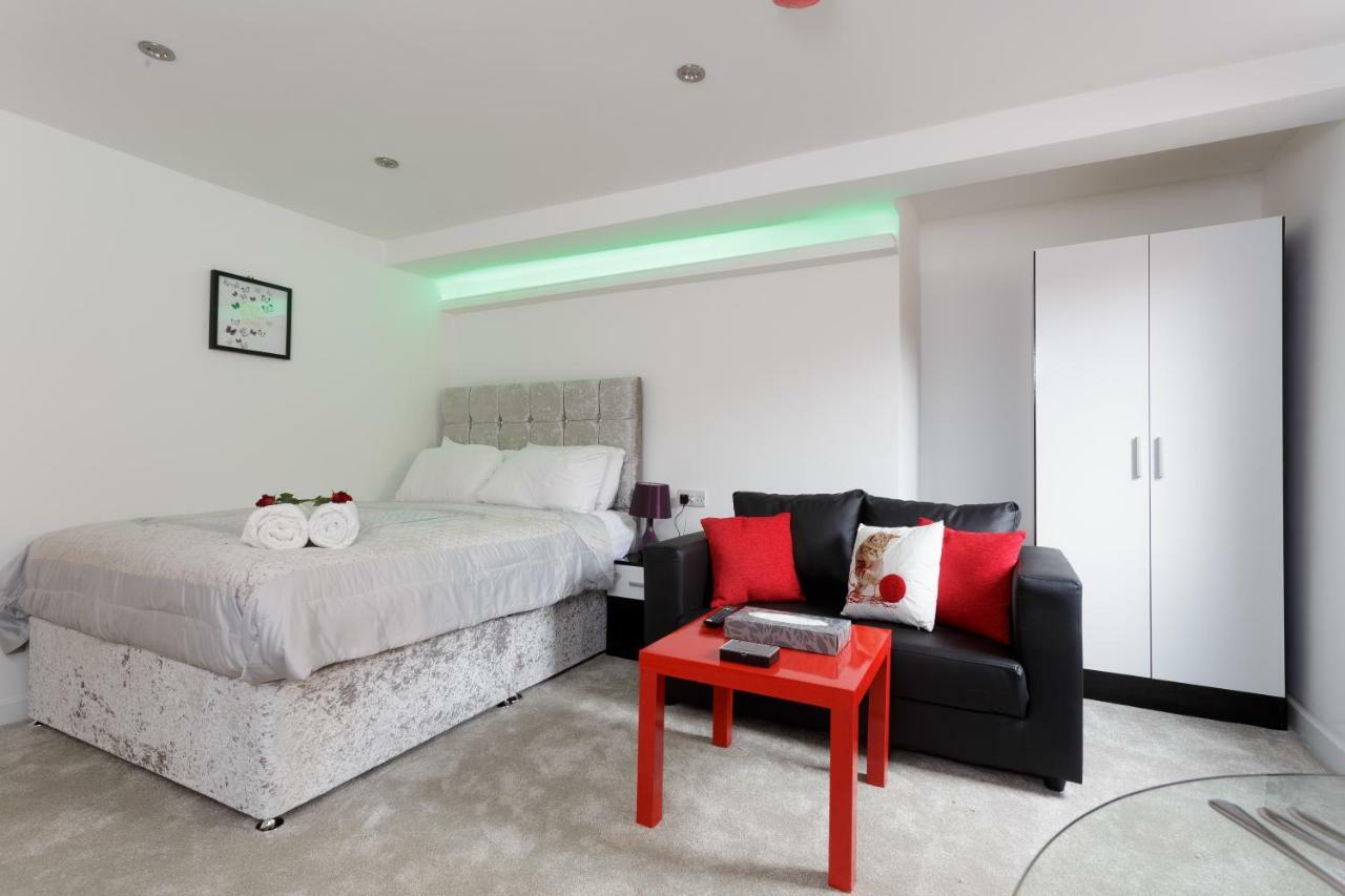 Clifton Bespoke Serviced Apartments ليدز الغرفة الصورة